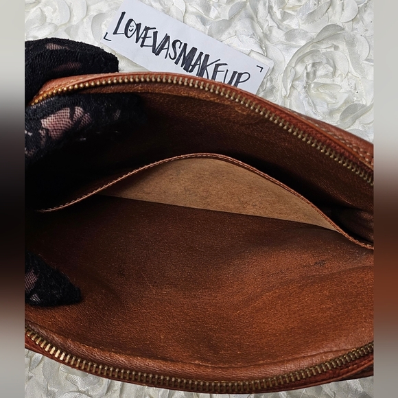 Louis Vuitton Wristlet (Classic Mono.) - Picture 4 of 14